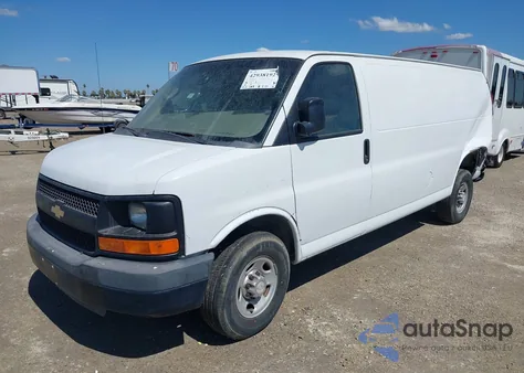 2015 Chevrolet Express 2500 Work Van z USA, uszkodzony, nr VIN 1GCWGGCF9F1163845